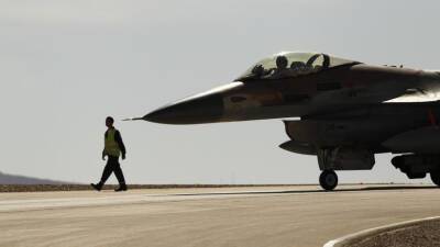 ПВО Сирии не стала вступать в бой с F-16 Израиля в момент посадки самолёта ВКС России