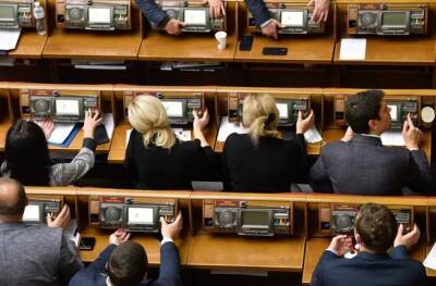 25 народных депутатов пропустили 90% голосований Рады за год – Комитет избирателей