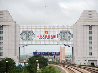 Более тысячи фур с товаром из Китая застряли на границе