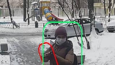 Камеры в Москве научат распознавать оружие и падение людей