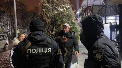 В Одессе продавец пиротехники напал с ножом на журналистов