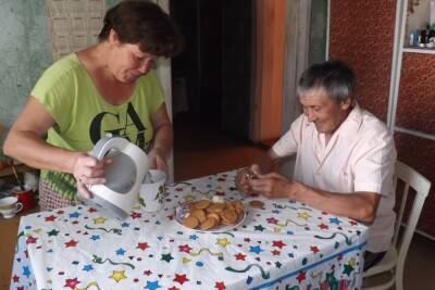 Более 2600 пожилых волгоградцев и инвалидов получили соцуслуги на дому
