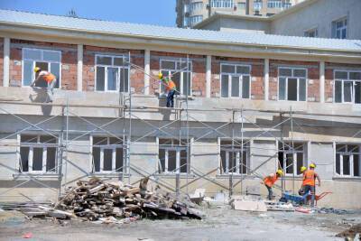 С начала года в Баку отремонтировано более 80 школ