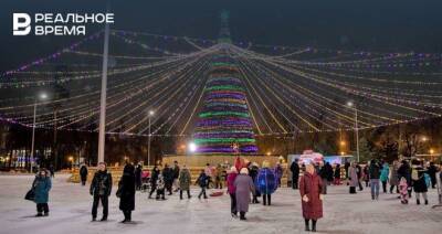 При поддержке Казаньоргсинтеза открылась главная елка Московского и Кировского районов Казани