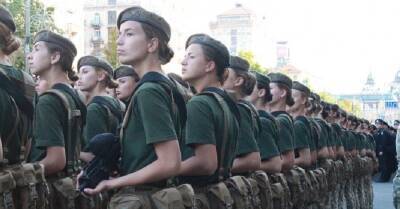 "Слуги народа" внесли в Раду законопроект о воинском учете для женщин по желанию