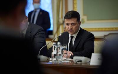 Зеленский ввел санкции против компаний, владеющих украинскими ТВ-каналами