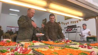 Для российских военных в Сирии устроили День национальной кухни