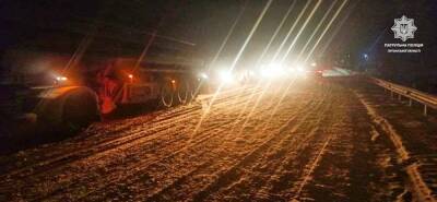 На Пролетарском мосту между Лисичанском и Северодонецком затруднено движение из-за снегопада