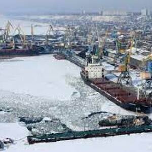 Из-за непогоды в Бердянске ограничили работу морского порта
