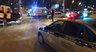 Авария с пострадавшими в Новочебоксарске: женщину зажало в машине