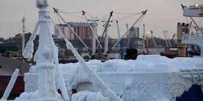 Во Владивосток пришел "солнечный" сухогруз с десятками мороженных иномарок