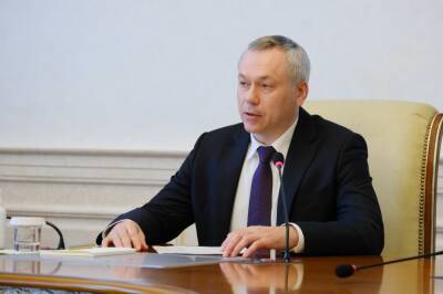 Губернатор Травников допускает вероятность новых всплесков заболеваемости COVID-19 в 2022 году