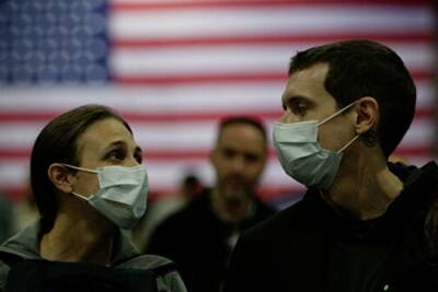 В США сократили сроки изоляции для заболевших коронавируса