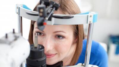 Офтальмолог назвал плюсы и минусы разных видов лазерной коррекции зрения