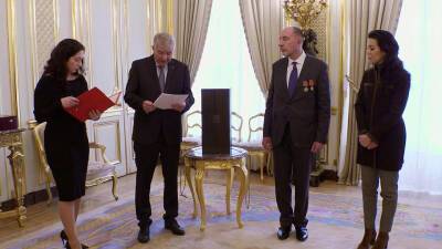 Владимир Путин поздравил ветерана французского движения Сопротивления Филиппа де Голля
