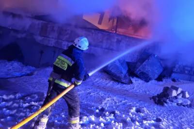 Масштабный пожар на складе антисептиков в Днепре: борьба с огнем затянулась на 3 часа