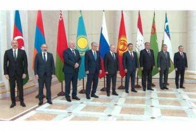 Встали рядом: Алиев и Пашинян сохраняют интригу на саммите СНГ
