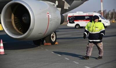 В аэропорту Тюмени посадили самолёт Москва-Якутск из-за ухудшения состояния пассажира