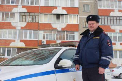В Йошкар-Оле сотрудник ГИБДД вывел мужчину из горящей квартиры