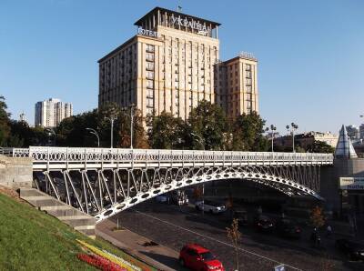 Отель «Украина» перешел под опеку Мининфраструктуры