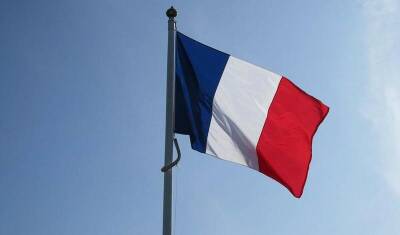 Заболеваемость во Франции ковидом выросла почти до 180 тыс. случаев за сутки