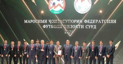 Футболисты «Худжанда» получили серебряные медали чемпионата Таджикистана-2021