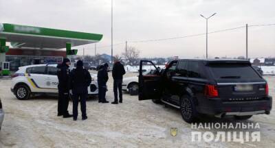 В Черновицкой области мужчина открыл стрельбу по автобусной остановке