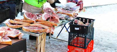 Жительницу Карелии оштрафовали за торговлю на улице свининой собственного изготовления