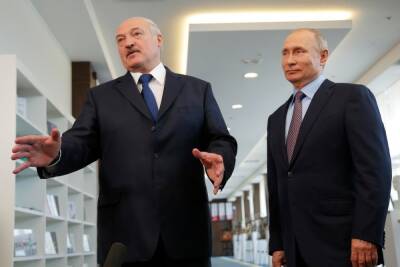 Путин подвез Лукашенко на автомобиле до Константиновского дворца