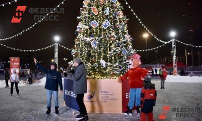 Россиянам посоветовали начать отмечать Новый год за час до полуночи