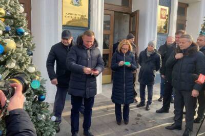 В Курской области администрация поучаствовала в благотворительной «Елке желаний»