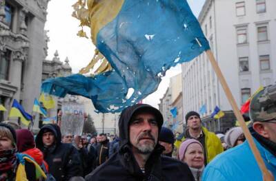 СМИ: жители Украины устали терпеть Зеленского