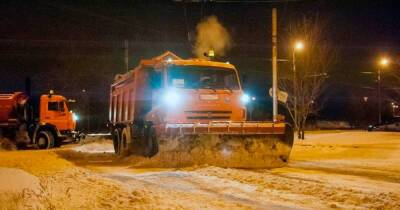 Сильнейший снегопад парализовал дороги в Волгограде и Ростове-на-Дону