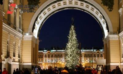 Что думают петербуржцы о главной новогодней елке на Дворцовой площади