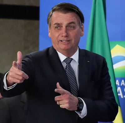 Президент Бразилии заявил, что не будет вакцинировать свою дочь
