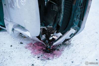 Четыре человека погибли в дорожной аварии в Кировской области