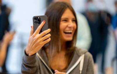 Apple будет выпускать смартфоны без SIM-карт – СМИ