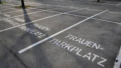 Законные уловки: на парковочных местах для женщин могут парковаться и мужчины