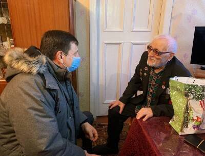 Игорь Ляхов поздравил ветеранов войны и труда с Новым годом и Рождеством