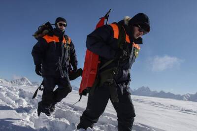 Спасатели добрались до туристов из Подмосковья, запросивших помощи в горах Кабардино-Балкарии
