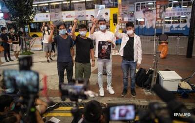 В Гонконге полиция устроила рейд в офис продемократического издания