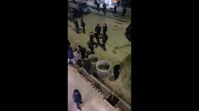 В Махачкале на улице вспыхнула массовая драка - Русская семерка