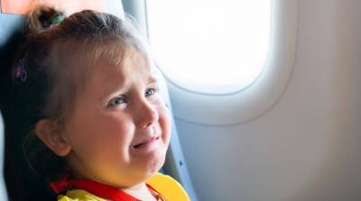 Бортпроводница рассказала, куда нужно садиться в самолете тем, кто хочет быть подальше от кричащих детей