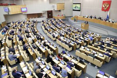 Путин внес в Думу законопроект об упрощении получения гражданства