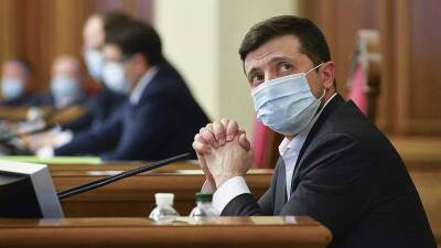 Зеленский ввел санкции против оппозиционных телеканалов