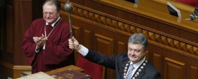 На Украине в случае досрочных выборов президента победу может одержать Петр Порошенко