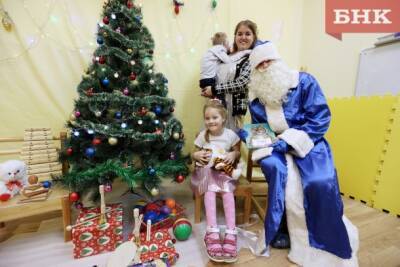 Дед Мороз привез «тигра» и универсани для юных авторов «Писем надежды» из Сыктывкара