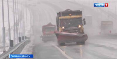Транспортный коллапс из-за снегопада охватил Ростовскую область