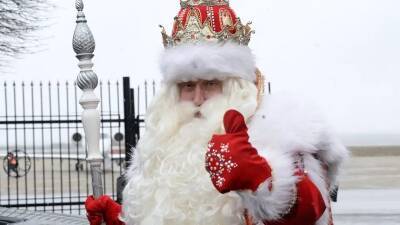 Дед Мороз и Снегурочка поздравят жителей Петербурга на Финляндском вокзале