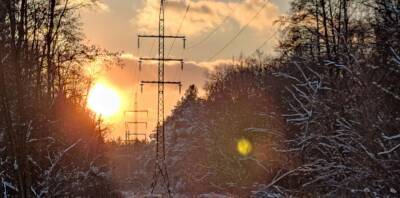 Из-за непогоды 166 населенных пунктов в 6 областях Украины остались без электричества